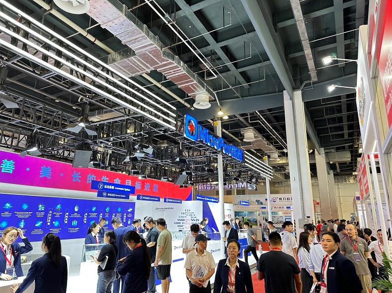 上海国际医疗器械展览会现场.jpg